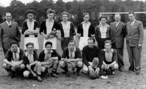 F5315 Vorden 1 kampioen 2e klasse GVB in 1955-1956 